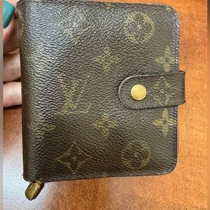 Authentic Luis Vuitton compact snap wallet.